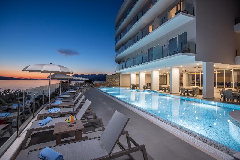 Royal Blue Hotel